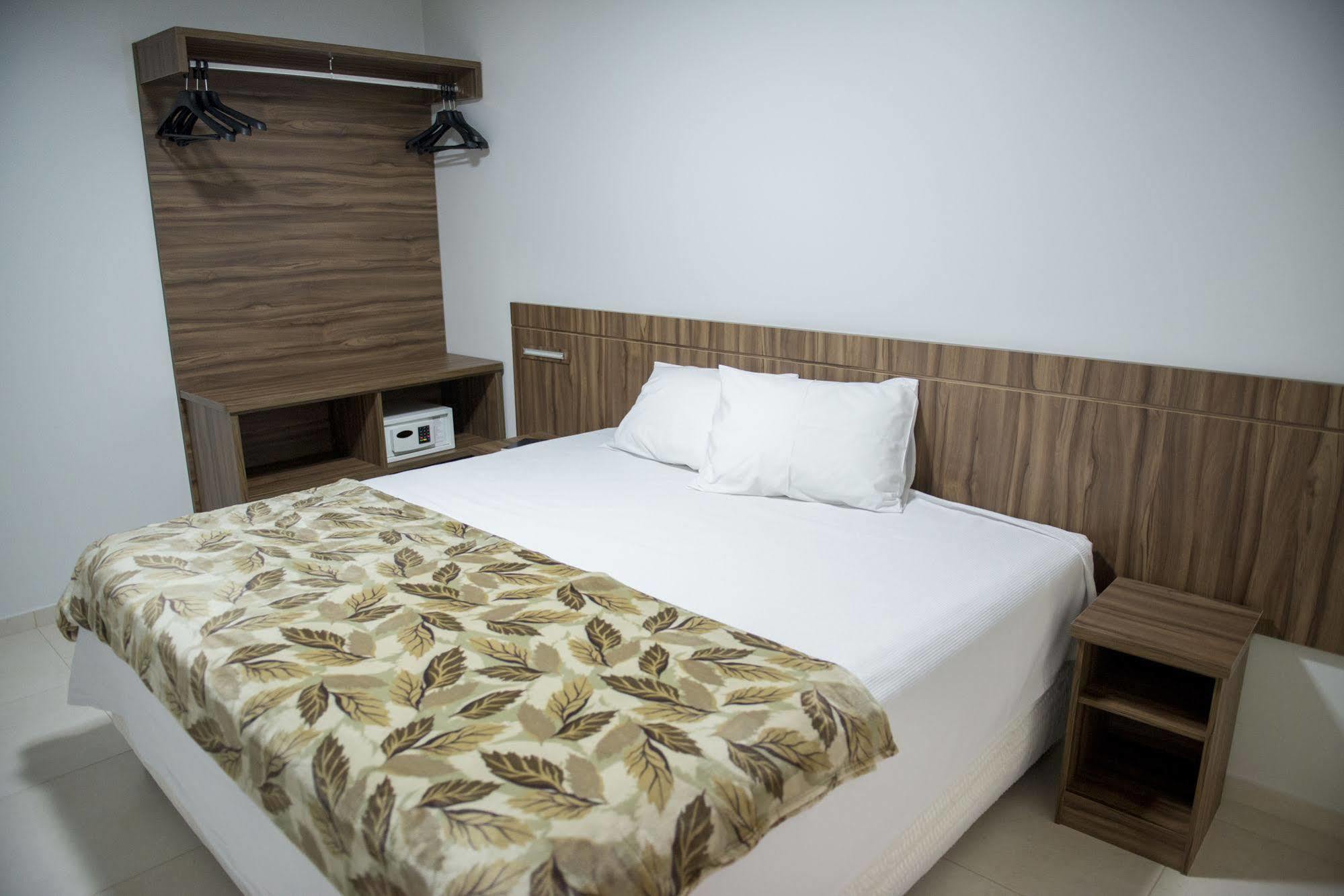 Manhattan Apart Hotel Caratinga Extérieur photo