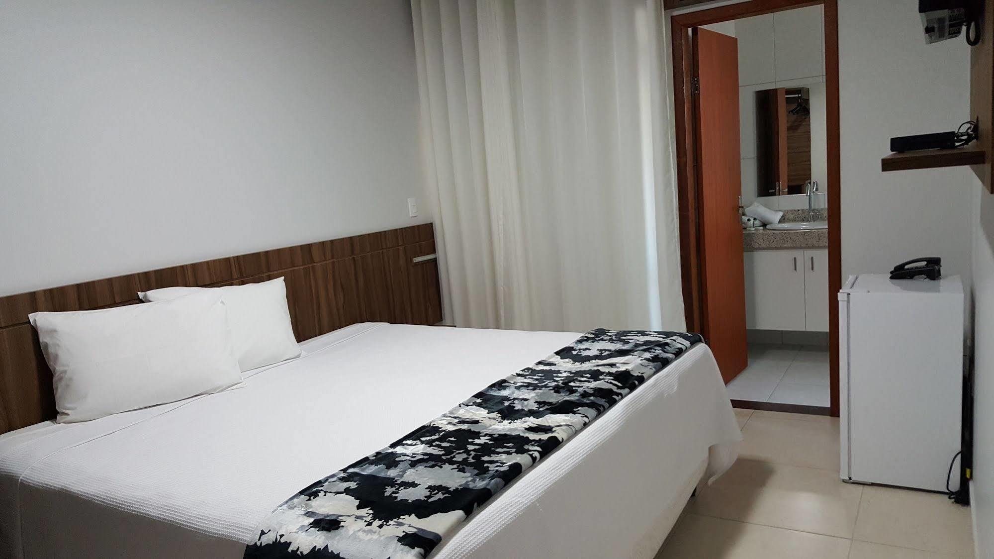 Manhattan Apart Hotel Caratinga Extérieur photo
